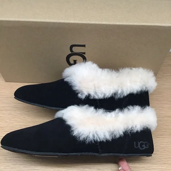 Ugg Kendyl black size 5 slipper - Picture 2 of 9